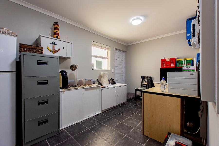 9 Bedroom Property for Sale in Shelley Point Western Cape